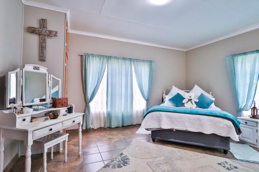 5 Bedroom Property for Sale in Donkerhoek A H North West